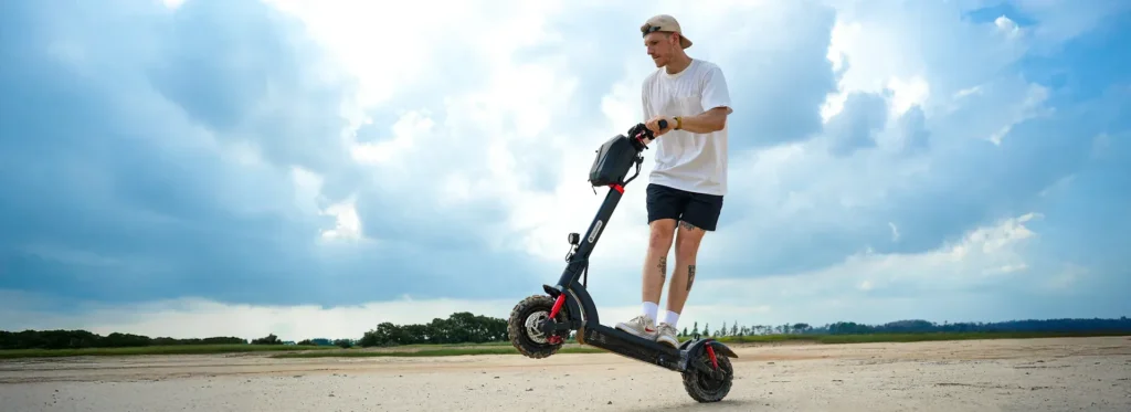 isinwheel® GT1 Off Road Electric Scooter 800W – Shop Electric Scooters & Bikes | UK Fast Delivery | Alpha Scootz